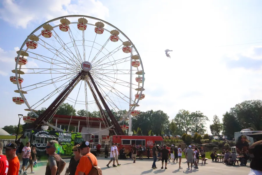 FESTIVAL VIBES, FOOD & MORE